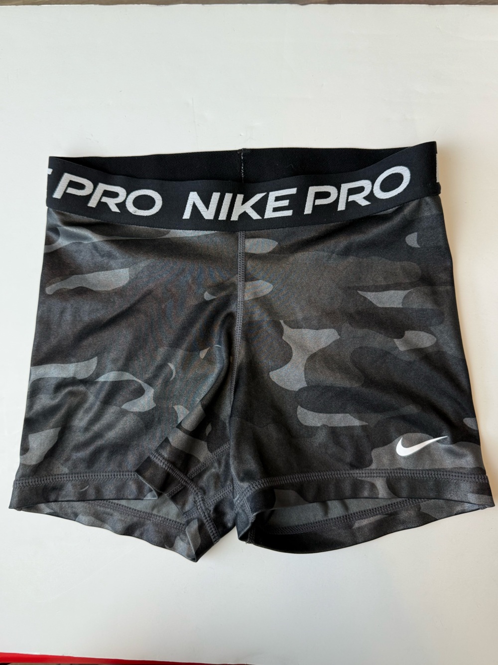 EUC Women’s Nike Pro Dri-fit 3” Camo Shorts Size CS
